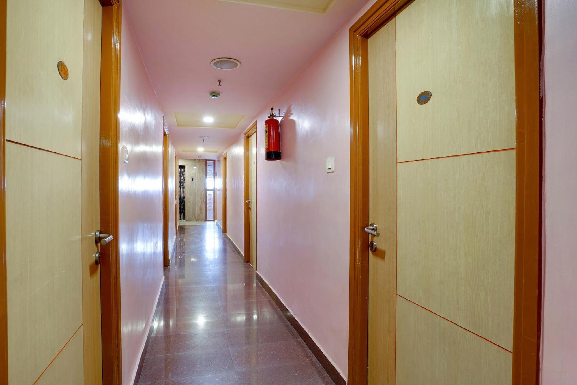 Sururnagar Hotel O Shanta Residency Lodge מראה חיצוני תמונה