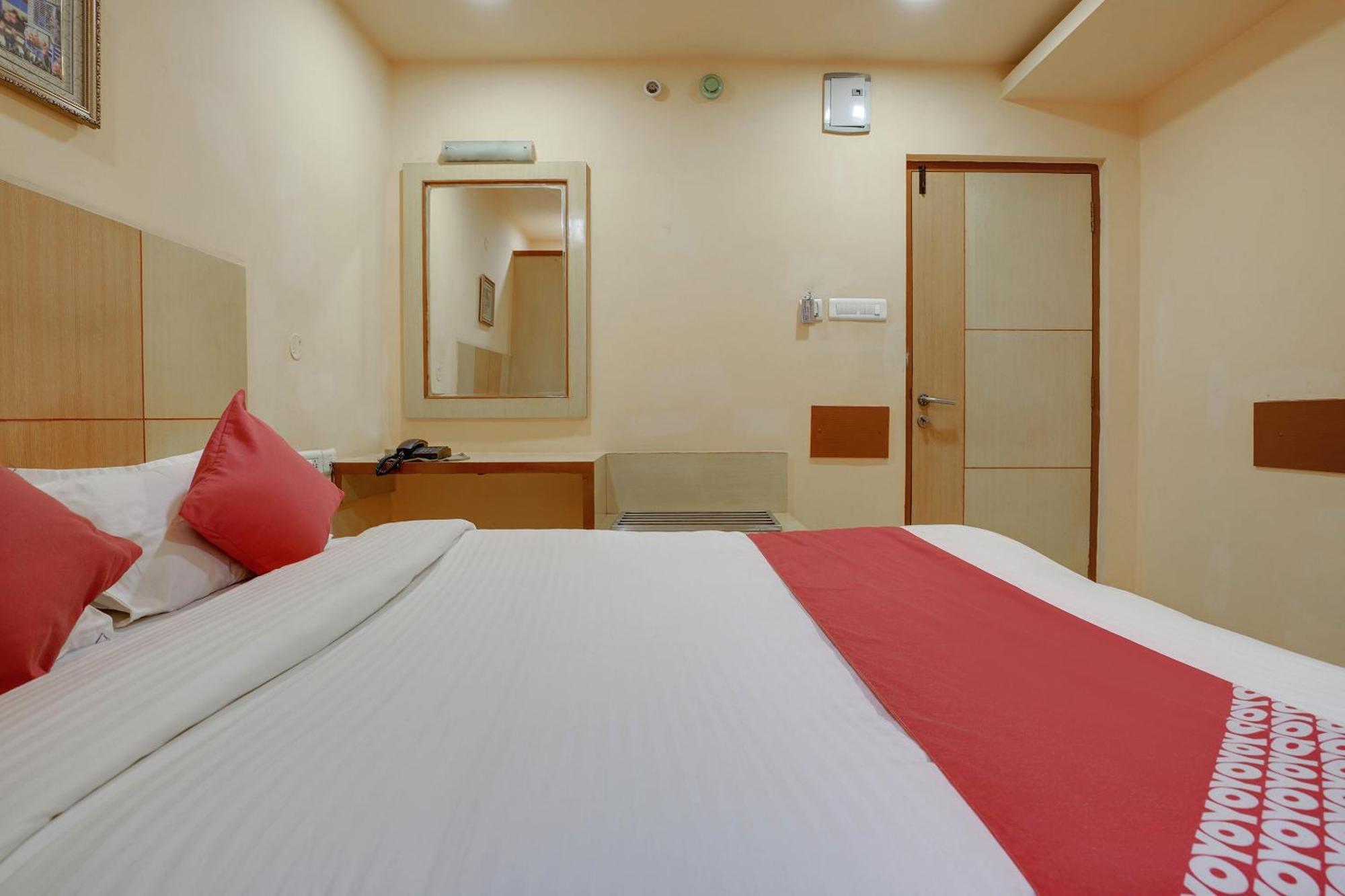 Sururnagar Hotel O Shanta Residency Lodge מראה חיצוני תמונה