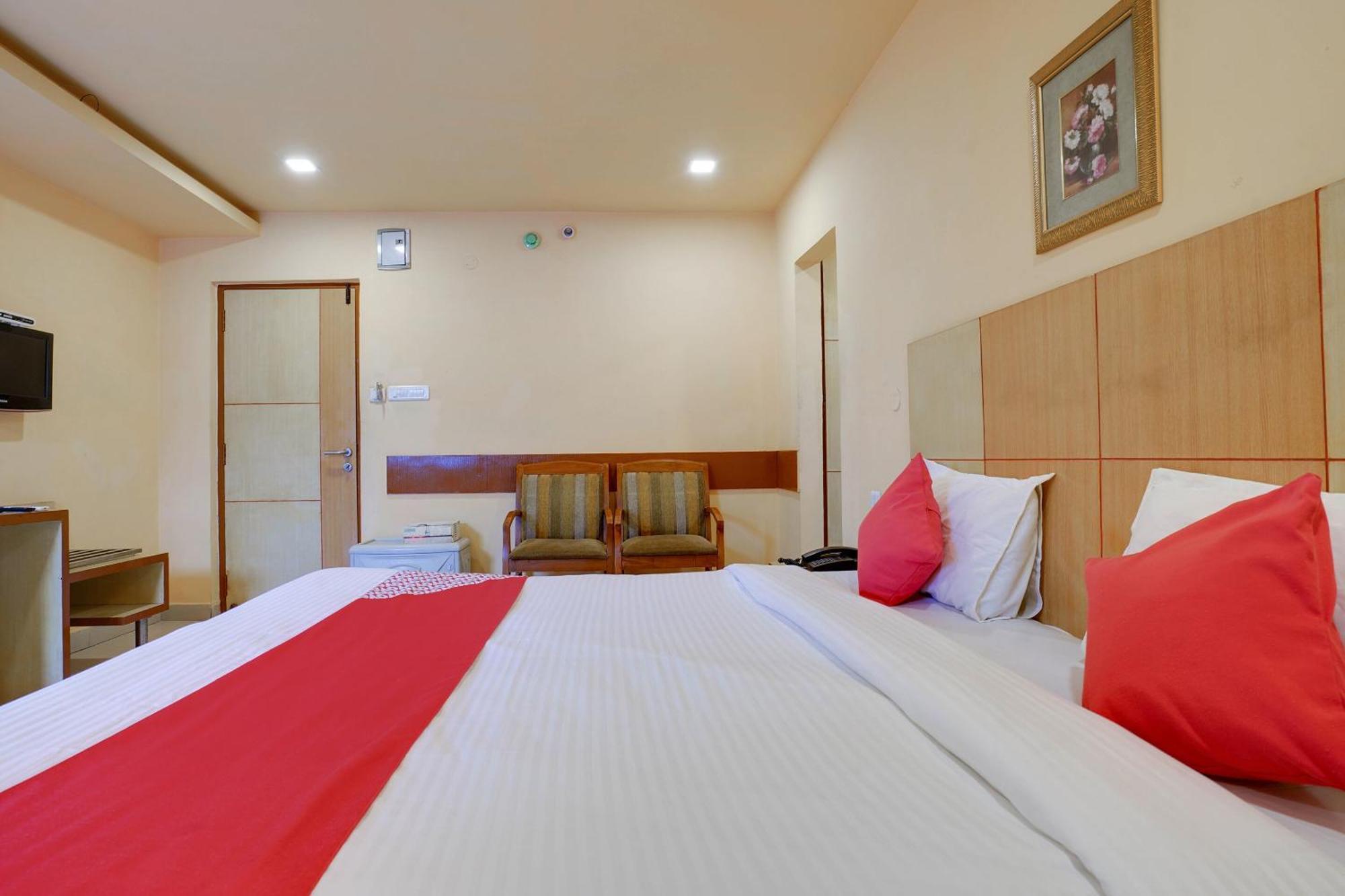 Sururnagar Hotel O Shanta Residency Lodge מראה חיצוני תמונה