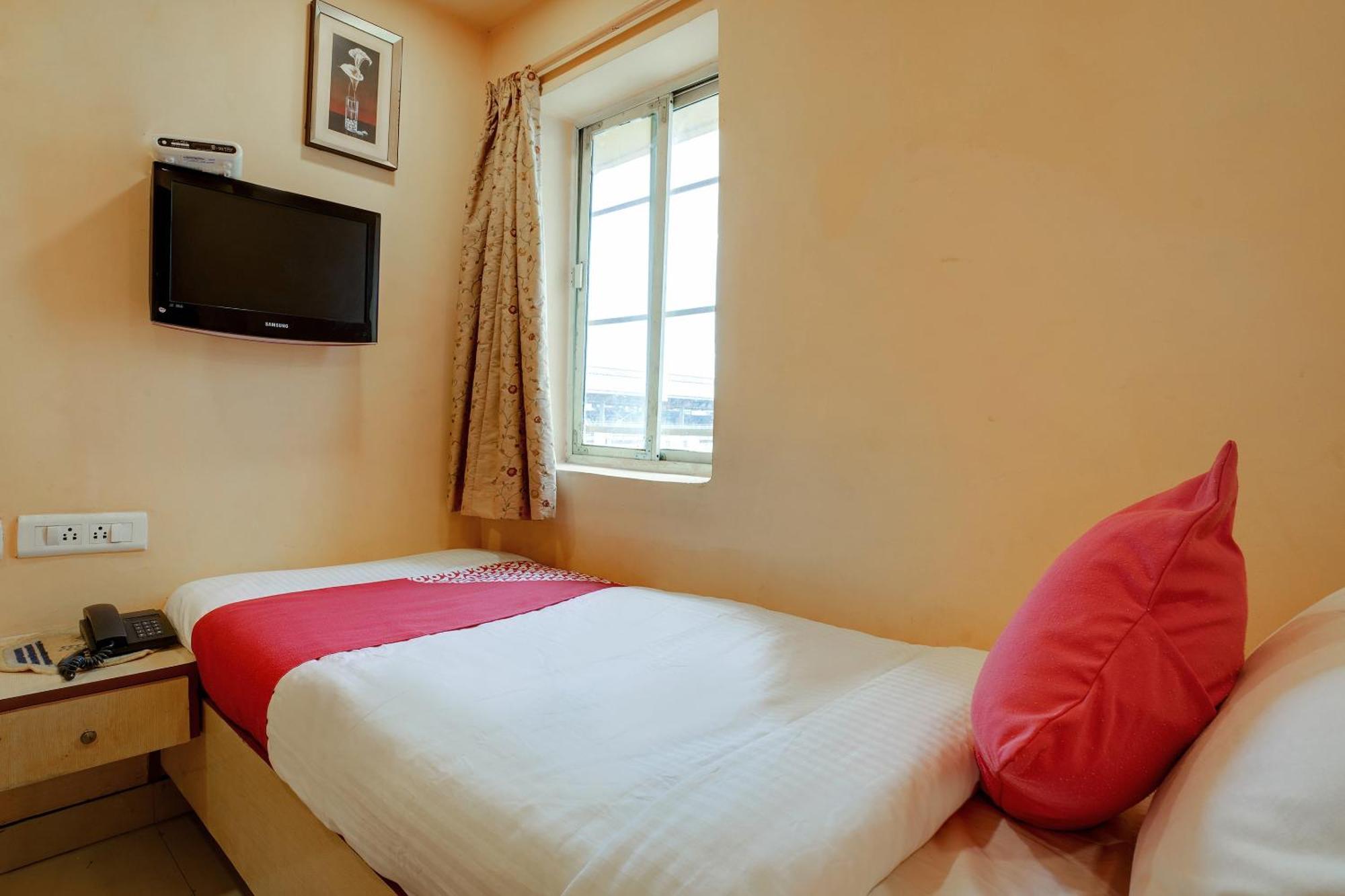 Sururnagar Hotel O Shanta Residency Lodge מראה חיצוני תמונה