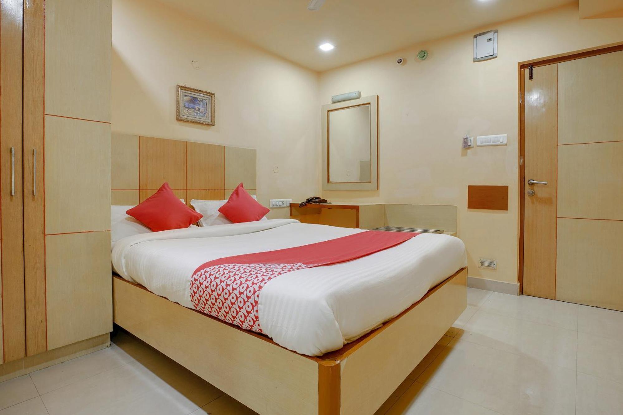 Sururnagar Hotel O Shanta Residency Lodge מראה חיצוני תמונה