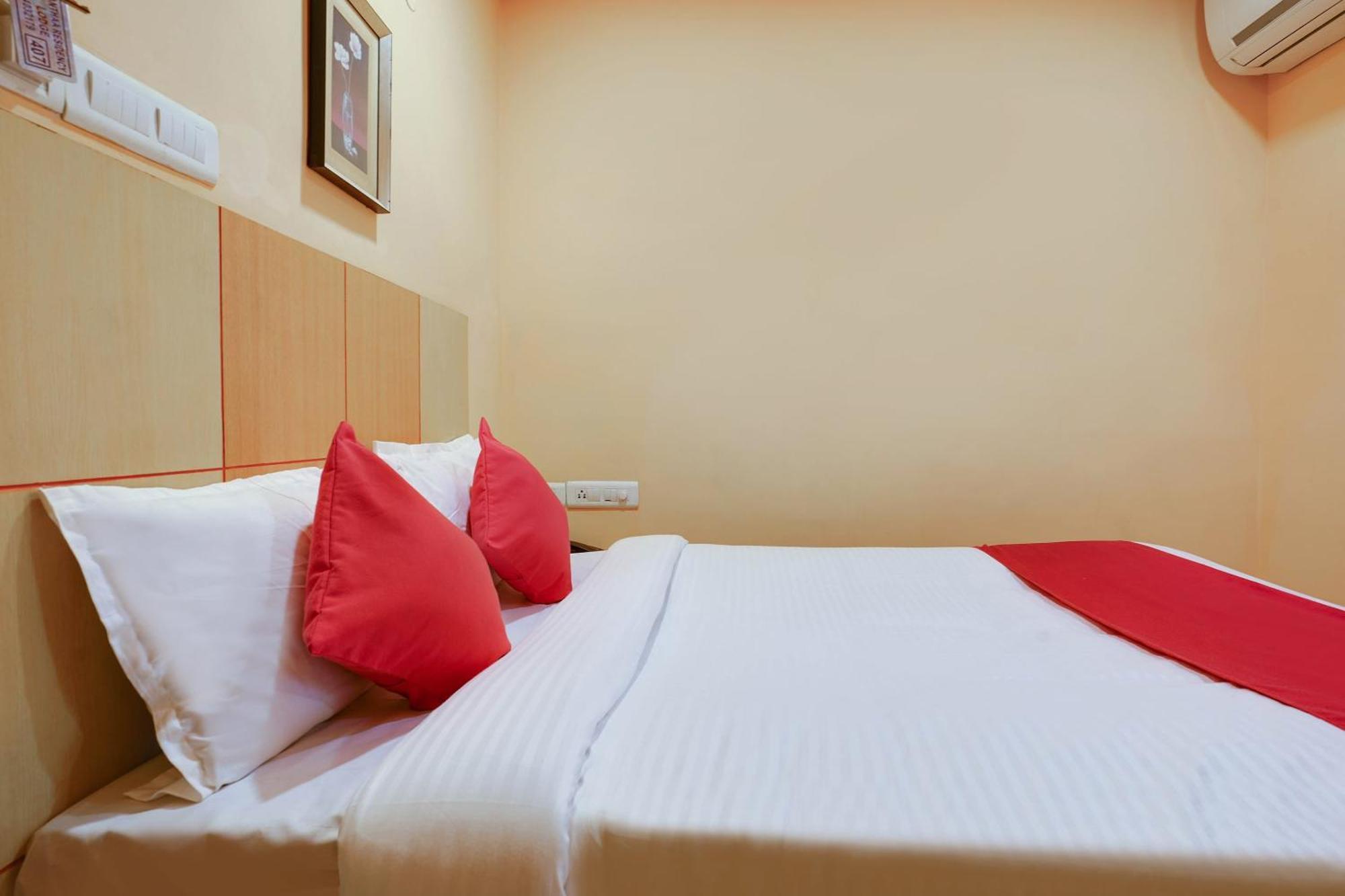 Sururnagar Hotel O Shanta Residency Lodge מראה חיצוני תמונה