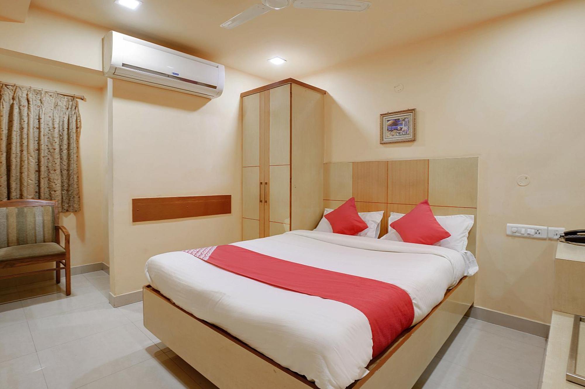 Sururnagar Hotel O Shanta Residency Lodge מראה חיצוני תמונה